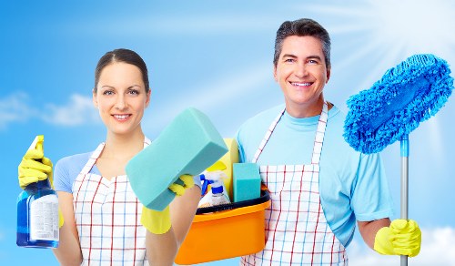 End-of-tenancy cleaner in Clapham preparing a property for new occupants